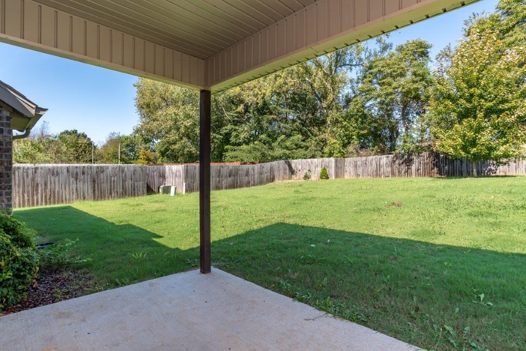 Garrett Road Sub Rogers - Residential Lease