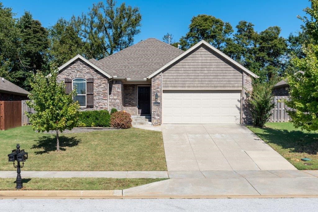 Garrett Road Sub Rogers - Residential Lease