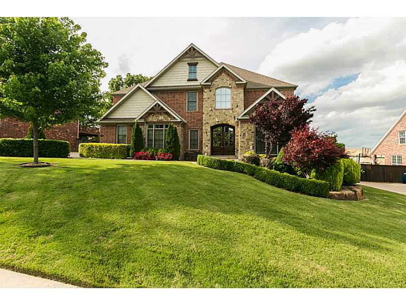 Beautiful 2 story home in coveted Windemere Woods. Giant master suite complete with sitting area, double shower, whirlpool and tons of closet space! VERY spacious home including study and HUGE bonus room. All lawn and landscape maintenance are included!,Easy access to I-49 and minutes to downtown Bentonville. 4 Bedrooms and 3.5 baths. Eat in kitchen, covered or open deck - great space for entertaining! LARGE lot!. Truly must see to appreciate all that this home has to offer. Call and schedule your appointment today!