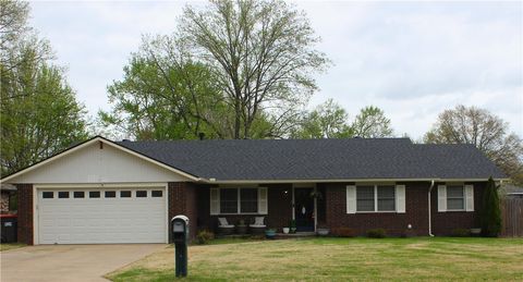 1418 Buena Vista Circle Springdale AR 72762