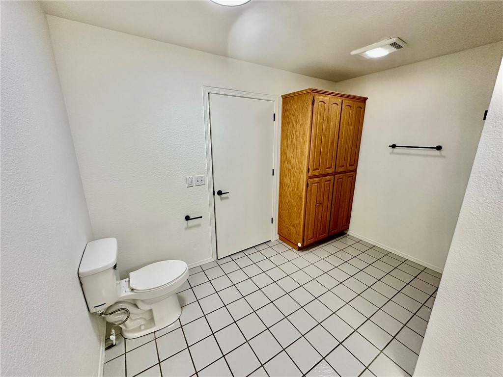 ELM TREE CENTER SUB-BENTONVILLE - Residential Lease