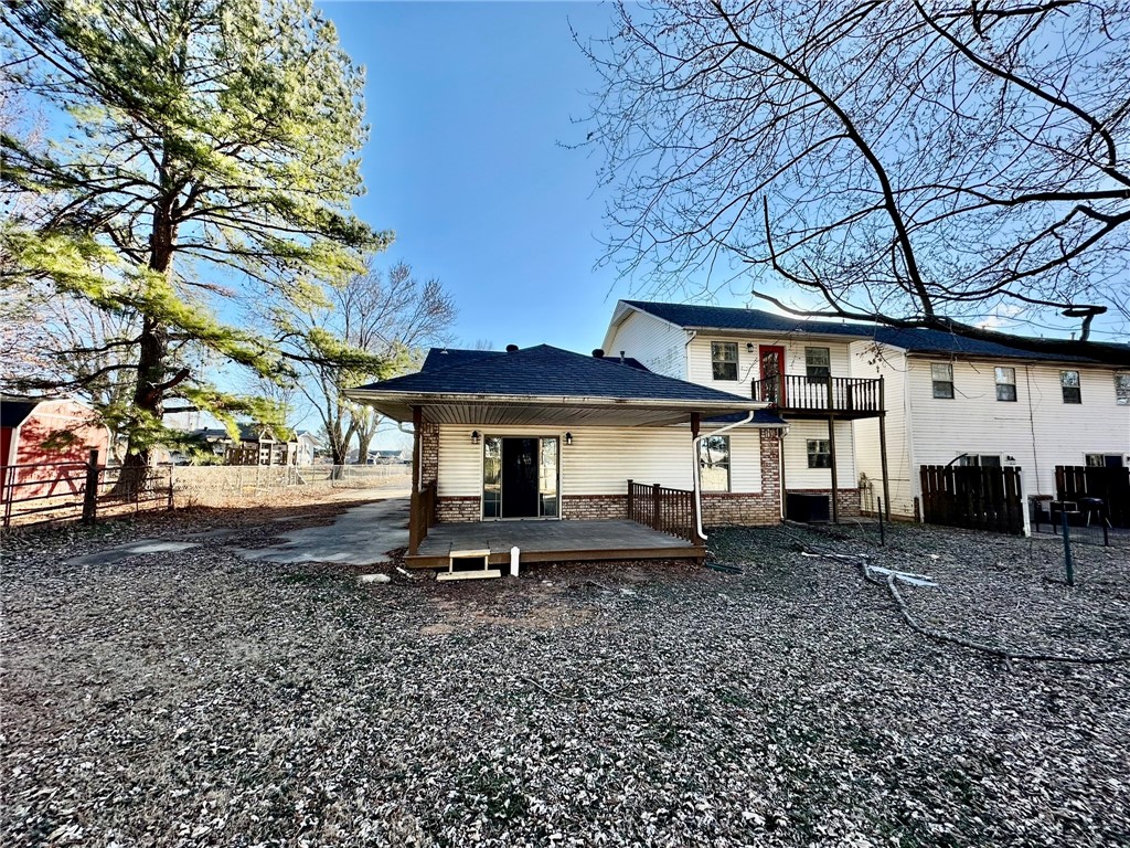 ELM TREE CENTER SUB-BENTONVILLE - Residential Lease