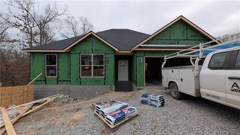 Photo of 17 Orkney Drive, Bella Vista, AR 72715 (MLS # 1330882)