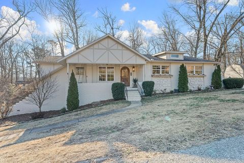Photo of 825 N Lakeview Drive, Rogers, AR 72756 (MLS # 1332971)