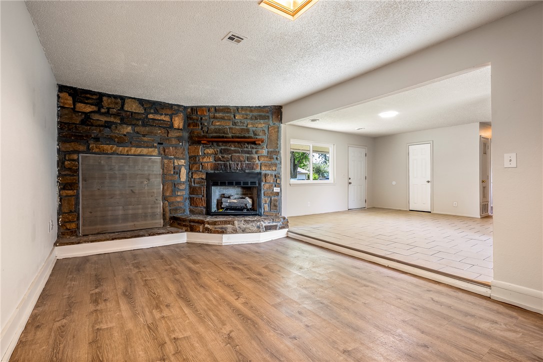 Rolling Oaks Unit 3 Little Flock - Residential