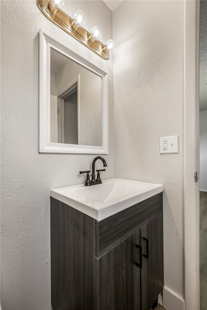 Rolling Oaks Unit 3 Little Flock - Residential