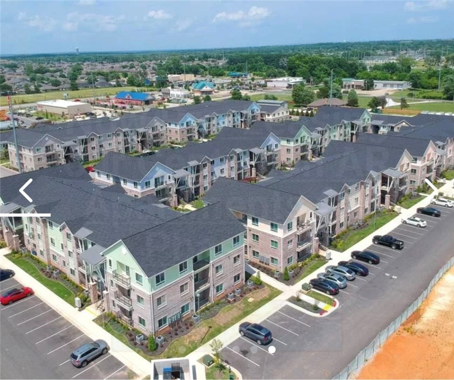 Watercolors of Centerton is a premier apartment rental community in the growing city of Centerton, next door to Bentonville, home to Walmart, in Northwest Arkansas. Located just south of E. Centerton Blvd. and west of Interstate 49 (I-49), only three miles from the Walmart corporate office, and four miles from charming downtown Bentonville. Feel the luxury and enjoy the lifestyle of this community. Watercolors provide residents with a host of upscale amenities which include a year-round golf simulator, swimming pool, and clubhouse with business center and conference room. Relax in the clubhouse, work up a sweat at the fitness center, take your pooch for a stroll at our on-site dog park or walk the Park Springs trail in Bentonville, before heading back to your contemporary Centerton apartment. Each unit is equipped with laminate flooring, dark wood cabinetry, and modern kitchen with quartz countertops.
