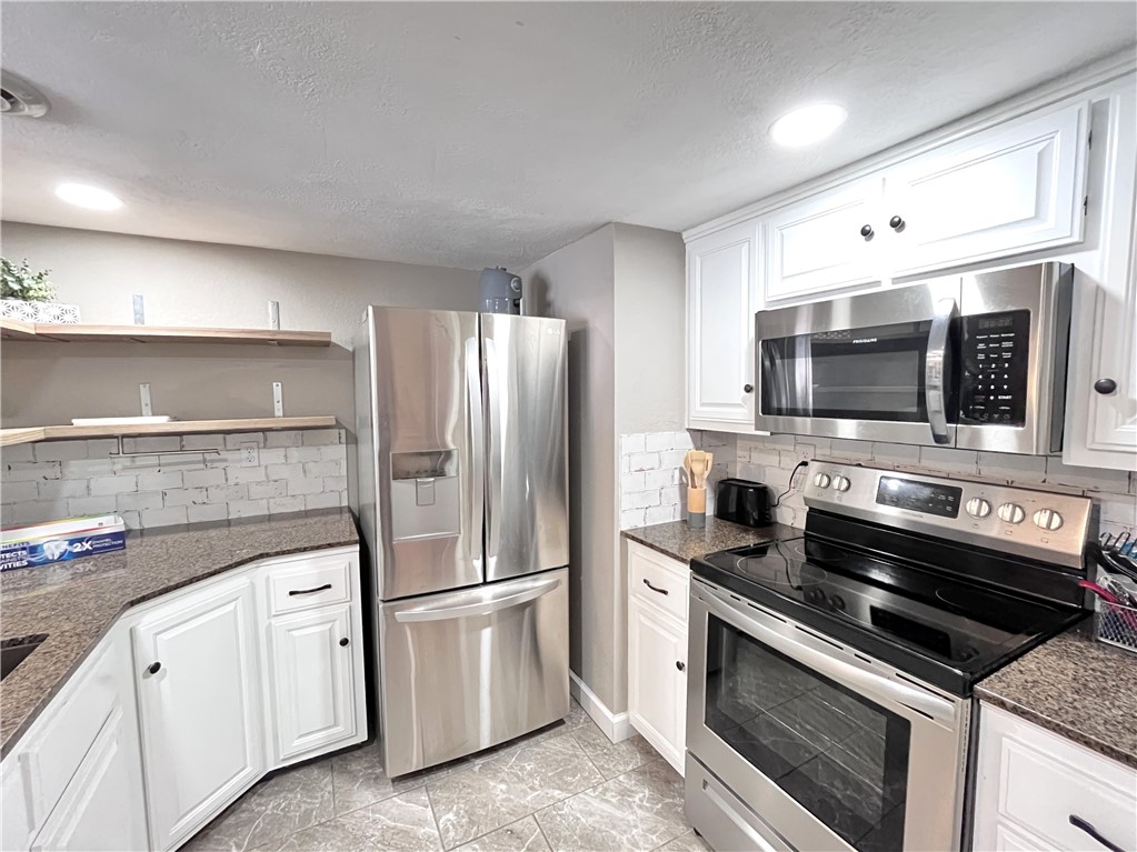 Melanie Courts - Residential Lease