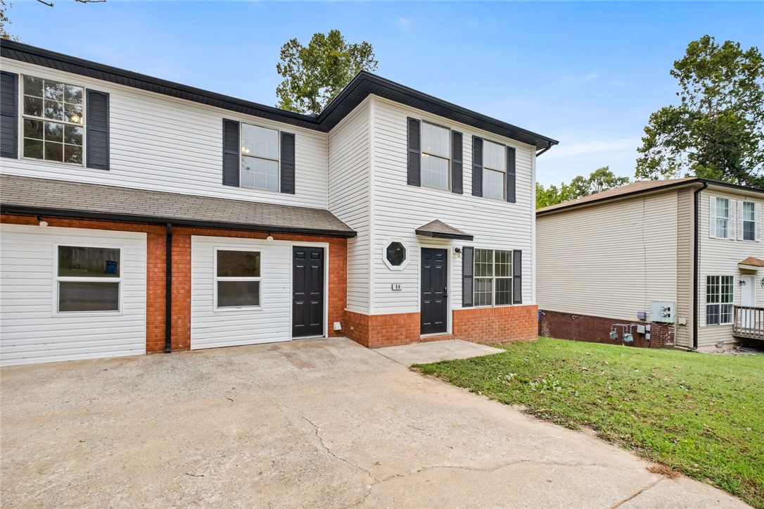 Experience modern living in this newly remodeled 4-bedroom, 2.5-bathroom home just minutes north of Downtown Bentonville. Designed for comfort and convenience, this home boasts generously sized bedrooms, sleek new appliances, and a fully fenced backyard perfect for outdoor relaxation or play. Ideal for adventure enthusiasts, itās located near multiple mountain bike trailheads, making it a dream spot for those who love the outdoors. Donāt miss the chance to call this stunning property home!