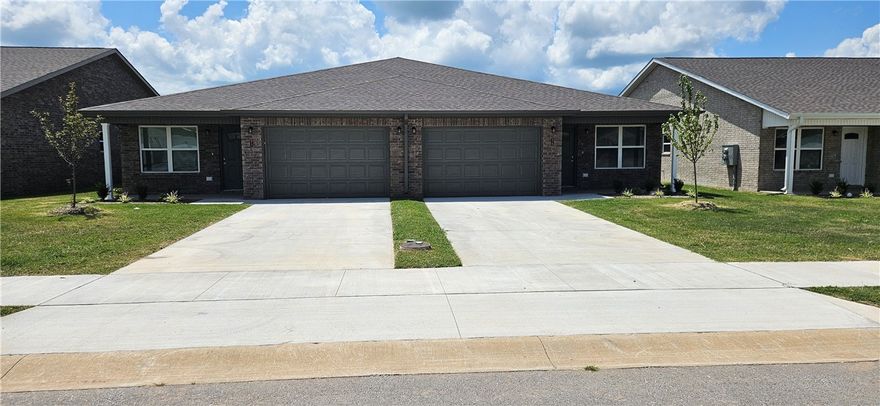 Brand new duplexes in Bentonville close to NWA Regional Airport for lease. Home features 3 bedrooms, 2 bathrooms, 2 car garage, LVP throughout home, granite countertops, ceiling fans, open floorplan, covered back patio for grilling/entertaining, fenced in yard and all appliances included. 1 month free rent with all 1 year leases signed by September 1st, 2025.