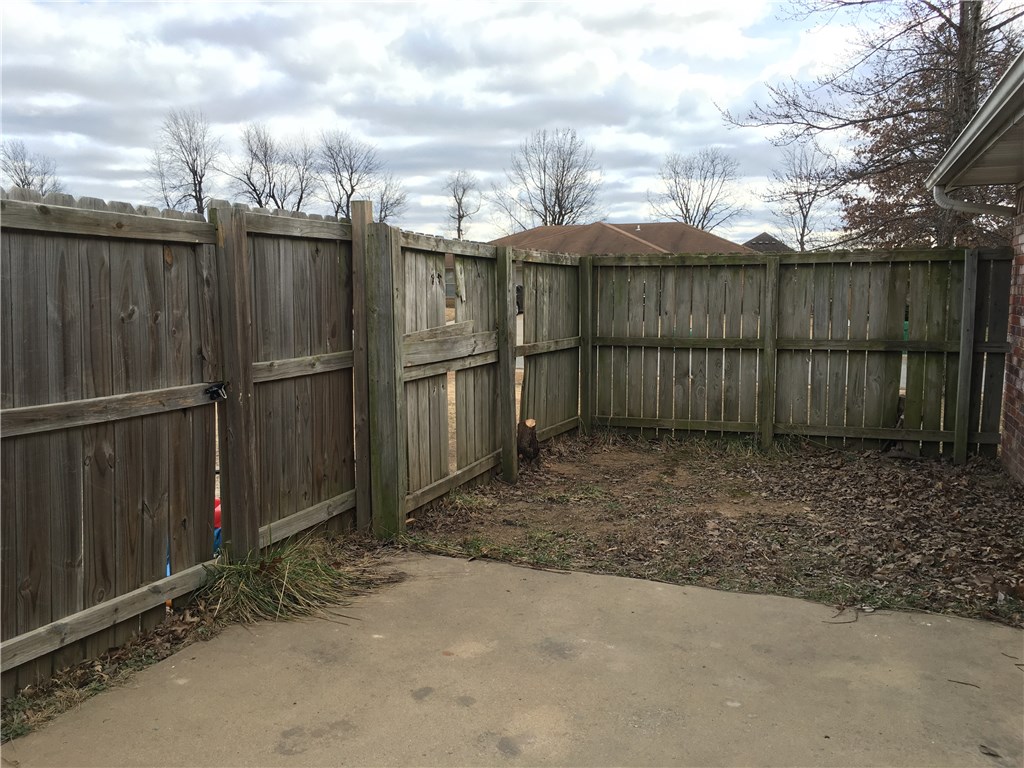 Oaks Add Ph II - Residential Lease