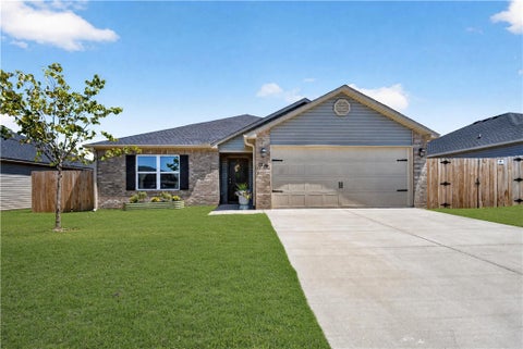 Photo of 1716 Ace Avenue, Gentry, AR 72734 (MLS # 1360129)