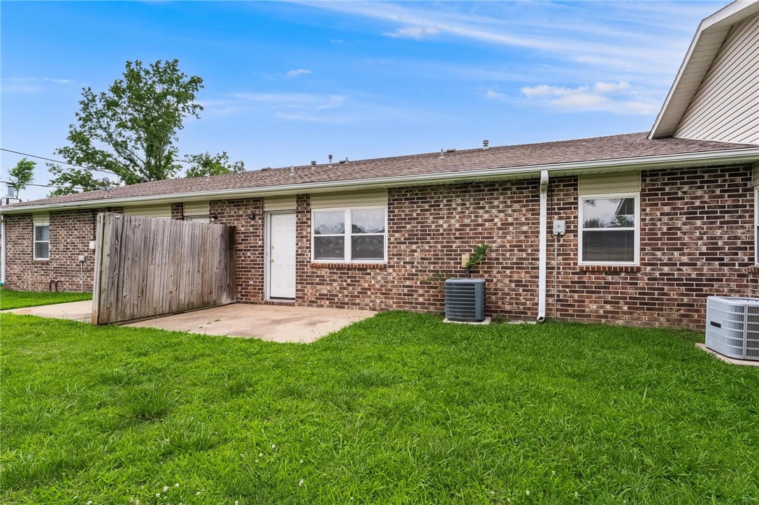 Oak Hill Iii Ph 1 Rogers - Residential Lease
