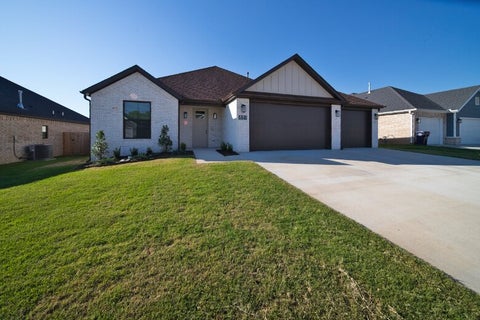 Photo of 851 E Buchanan Street, Prairie Grove, AR 72753 (MLS # 1365567)