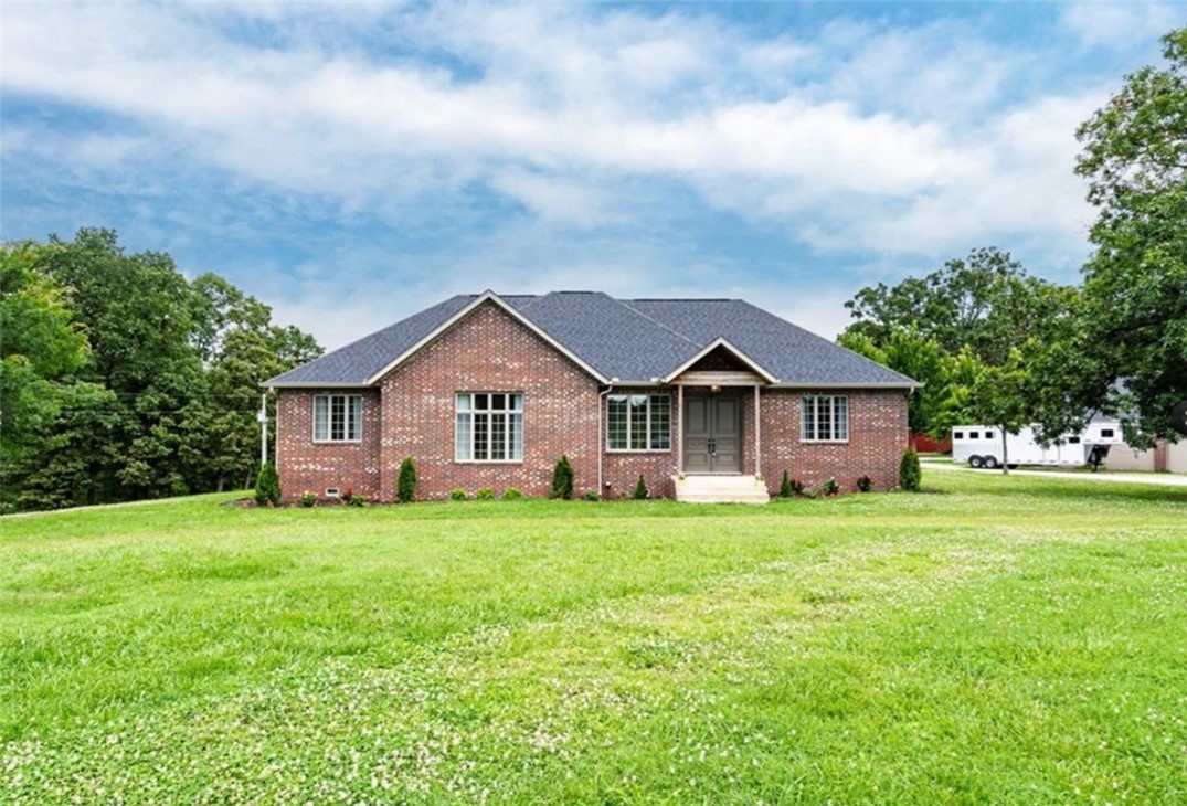 02-20-32-Gravette - Residential