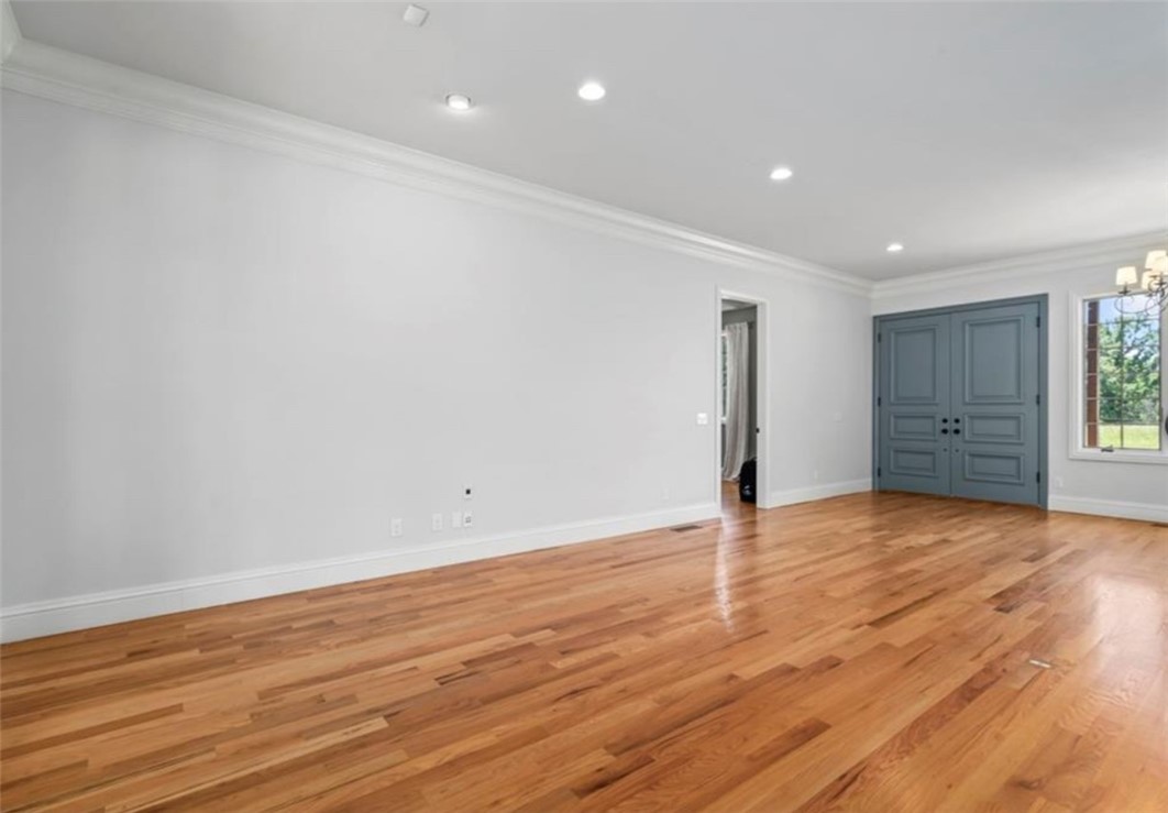 02-20-32-Gravette - Residential