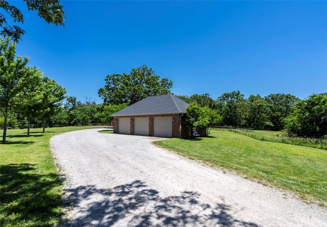 02-20-32-Gravette - Residential
