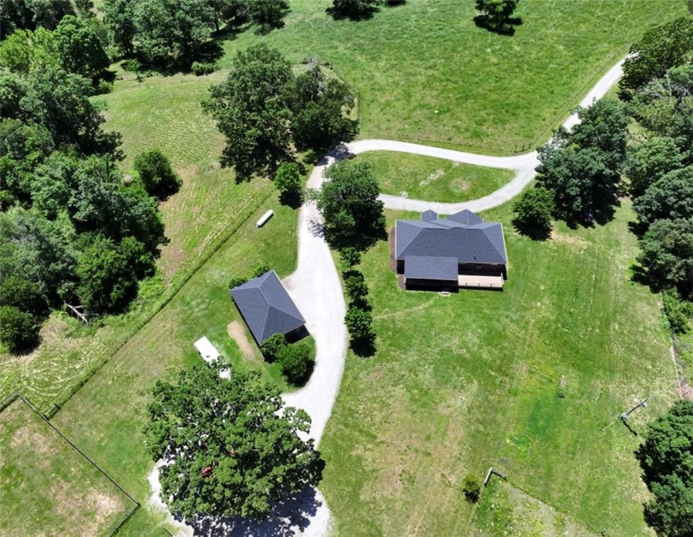 02-20-32-Gravette - Residential