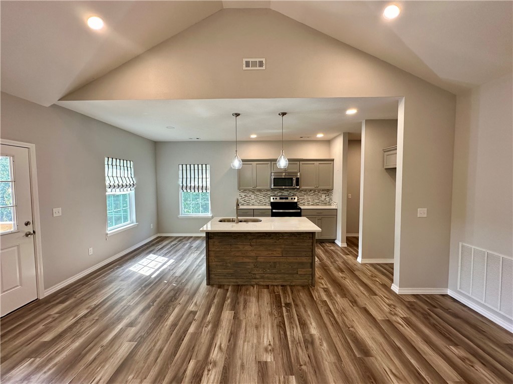 Unit 16 Holiday Island - Residential