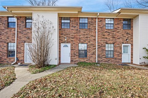 Photo of 1421 N Nashville Avenue, Russellville, AR 72801 (MLS # 1334403)
