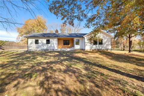 Photo of 4480 Trough Spring Road, Fayetteville, AR 72703 (MLS # 1328391)