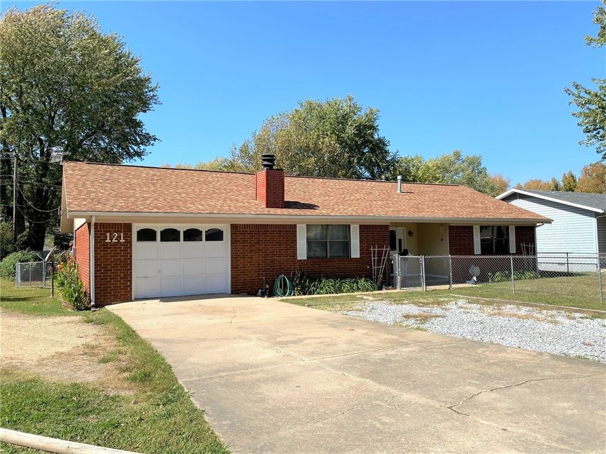 Great home, in a good location, close to town, parks and Post Office.  3 bedroom, 2 bath, 1512 Sq ft home ready for your family to enjoy.  New roof in 2019, freshly painted, it's neat and clean.  The storage building in the back yard, complete with electric,  coveys with the property. You wont want to miss this one!