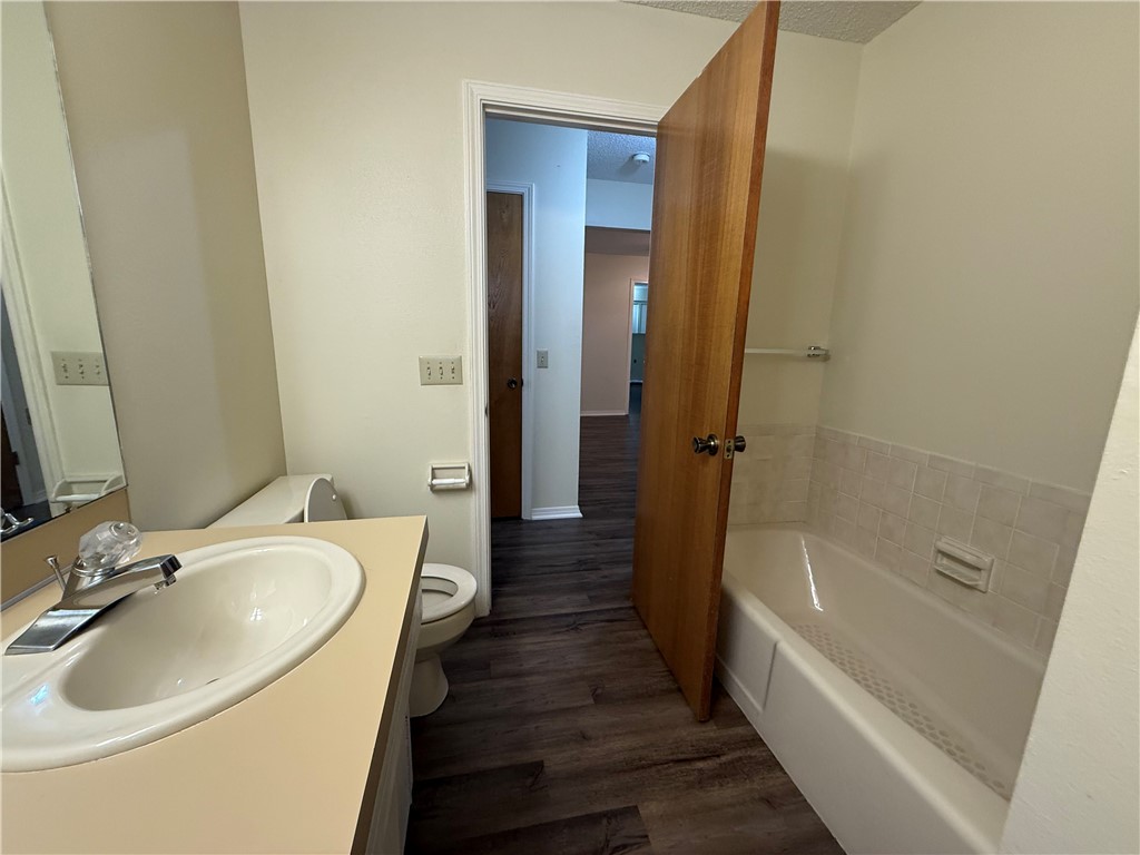 W Walker Sub Ph Iv - Residential Lease