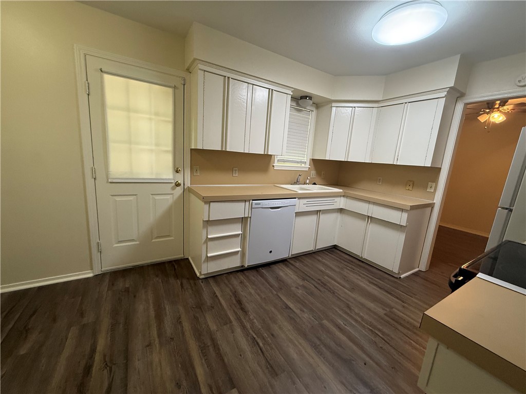 W Walker Sub Ph Iv - Residential Lease
