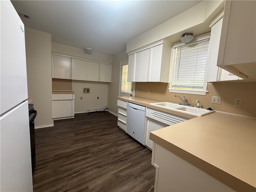 W Walker Sub Ph Iv - Residential Lease