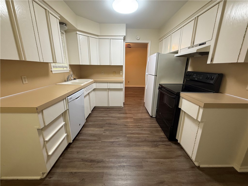 W Walker Sub Ph Iv - Residential Lease