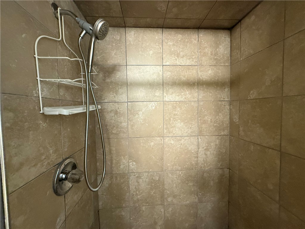 W Walker Sub Ph Iv - Residential Lease