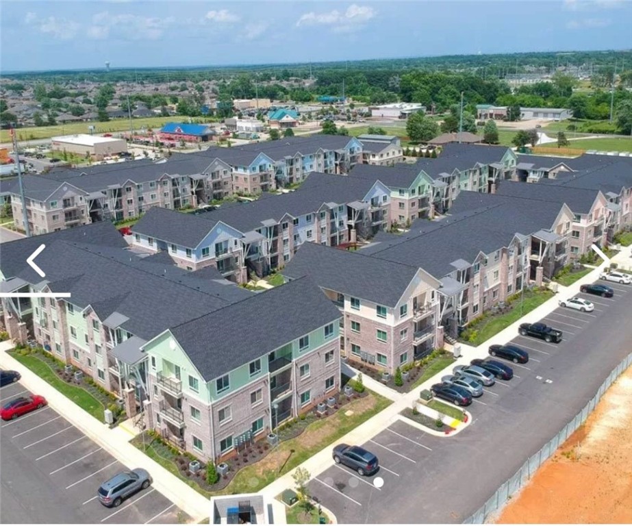 Watercolors of Centerton is a premier apartment rental community in the growing city of Centerton, next door to Bentonville, home to Walmart, in Northwest Arkansas. Located just south of E. Centerton Blvd. and west of Interstate 49 (I-49), only three miles from the Walmart corporate office, and four miles from charming downtown Bentonville. Feel the luxury and enjoy the lifestyle of this community. Watercolors provide residents with a host of upscale amenities which include a year-round golf simulator, swimming pool, and clubhouse with business center and conference room. Relax in the clubhouse, work up a sweat at the fitness center, take your pooch for a stroll at our on-site dog park or walk the Park Springs trail in Bentonville, before heading back to your contemporary Centerton apartment. Each unit is equipped with laminate flooring, dark wood cabinetry, and modern kitchen with quartz countertops.