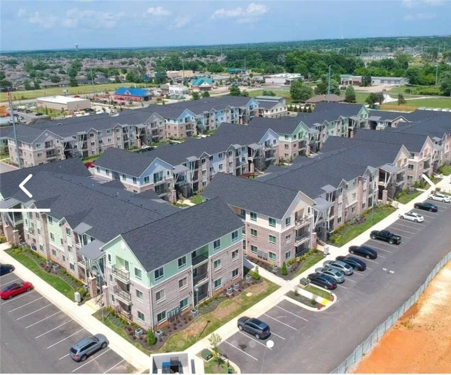 Watercolors of Centerton is a premier apartment rental community in the growing city of Centerton, next door to Bentonville, home to Walmart, in Northwest Arkansas. Located just south of E. Centerton Blvd. and west of Interstate 49 (I-49), only three miles from the Walmart corporate office, and four miles from charming downtown Bentonville. Feel the luxury and enjoy the lifestyle of this community. Watercolors provide residents with a host of upscale amenities which include a year-round golf simulator, swimming pool, and clubhouse with business center and conference room. Relax in the clubhouse, work up a sweat at the fitness center, take your pooch for a stroll at our on-site dog park or walk the Park Springs trail in Bentonville, before heading back to your contemporary Centerton apartment. Each unit is equipped with laminate flooring, dark wood cabinetry, and modern kitchen with quartz countertops.