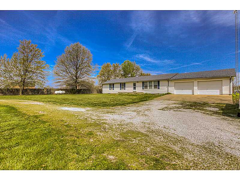 Welcome Home! Perfectly located 3584 sqft home situated on 1.5AC. 4bed/3bath home with two living areas, two full kitchens, ample storage. Conveniently located close to town, yet private setting that is perfect for entertaining. Downstairs has additional,separate access. Call for your private showing today.