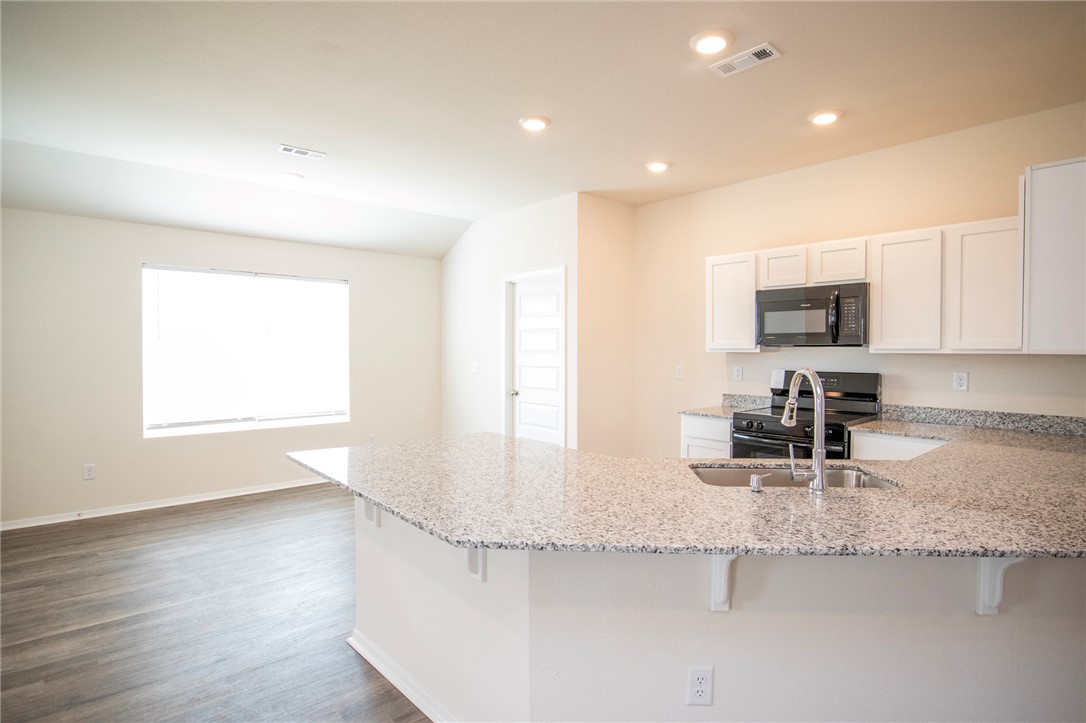 WALNUT HILL SUB PH IV-PEA RIDGE - Residential Lease