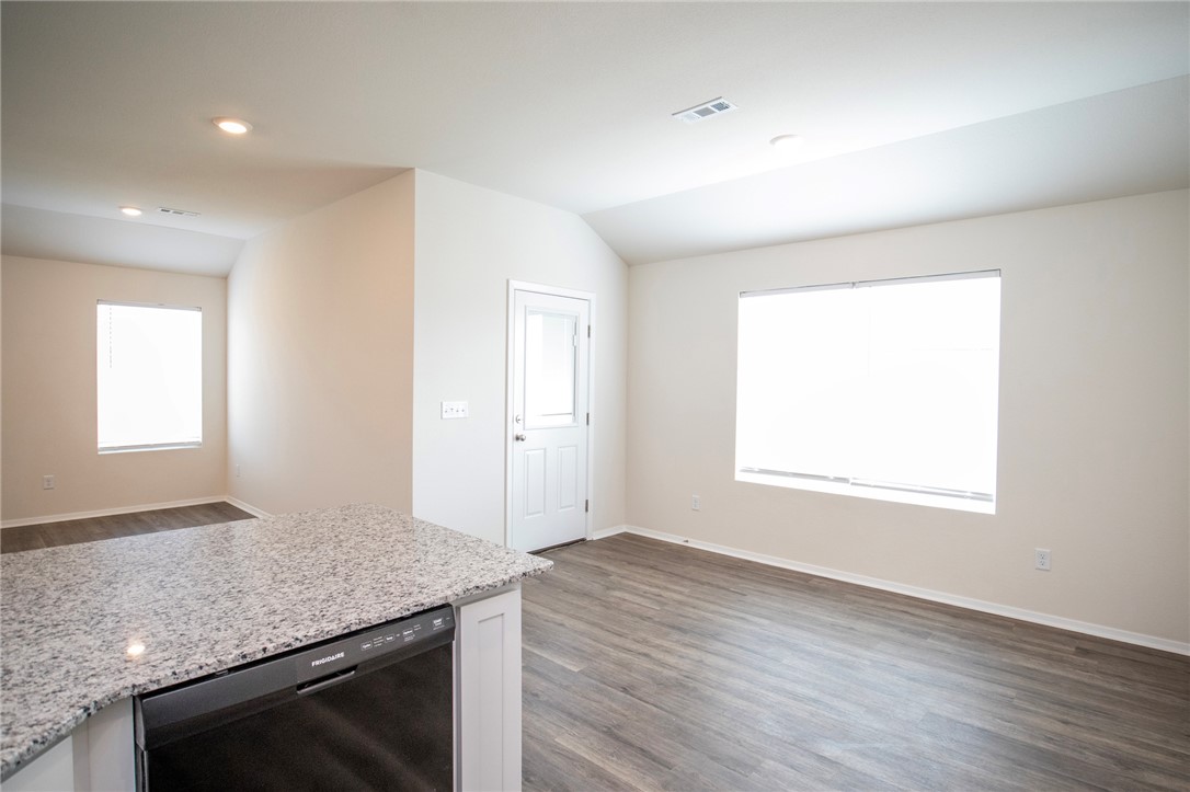 WALNUT HILL SUB PH IV-PEA RIDGE - Residential Lease