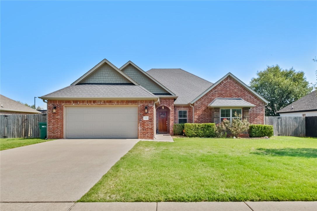 Here’s your chance to get into Westbrook in Tontitown. This all-brick home offers 4 beds, 3 baths, and just over 2,200 square feet with an open layout that feels spacious and easy to live in. Vaulted ceilings, a gas fireplace, and lots of natural light give the main living area a welcoming feel.
The kitchen features granite counters, stainless appliances, custom cabinets, a pantry, and a breakfast nook overlooking the backyard. The split floor plan adds privacy, with the primary suite offering two closets and a private bath with double vanity and walk-in shower.
Updates include new flooring and paint in 2022, hot water heater in 2023, and a brand new roof in June 2025. Neighborhood amenities include a pool, clubhouse, and pavilion. The home is just behind the fire station and zoned for Har-Ber High and other top-rated Springdale schools, with quick access to Elm Springs and west Springdale.