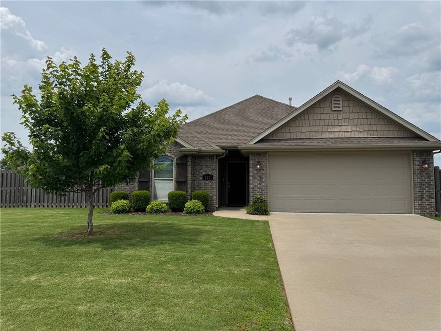 Discover a rare investment opportunity in one of Northwest Arkansas’ fastest-growing areas! This
exclusive package includes four well-maintained residential homes located in Centerton, AR 72719. Each home features 3 bedrooms and 2 bathrooms with spacious floor plans containing 1,445 square feet. With all four properties fully developed and income-producing, this is an ideal portfolio addition for investors.