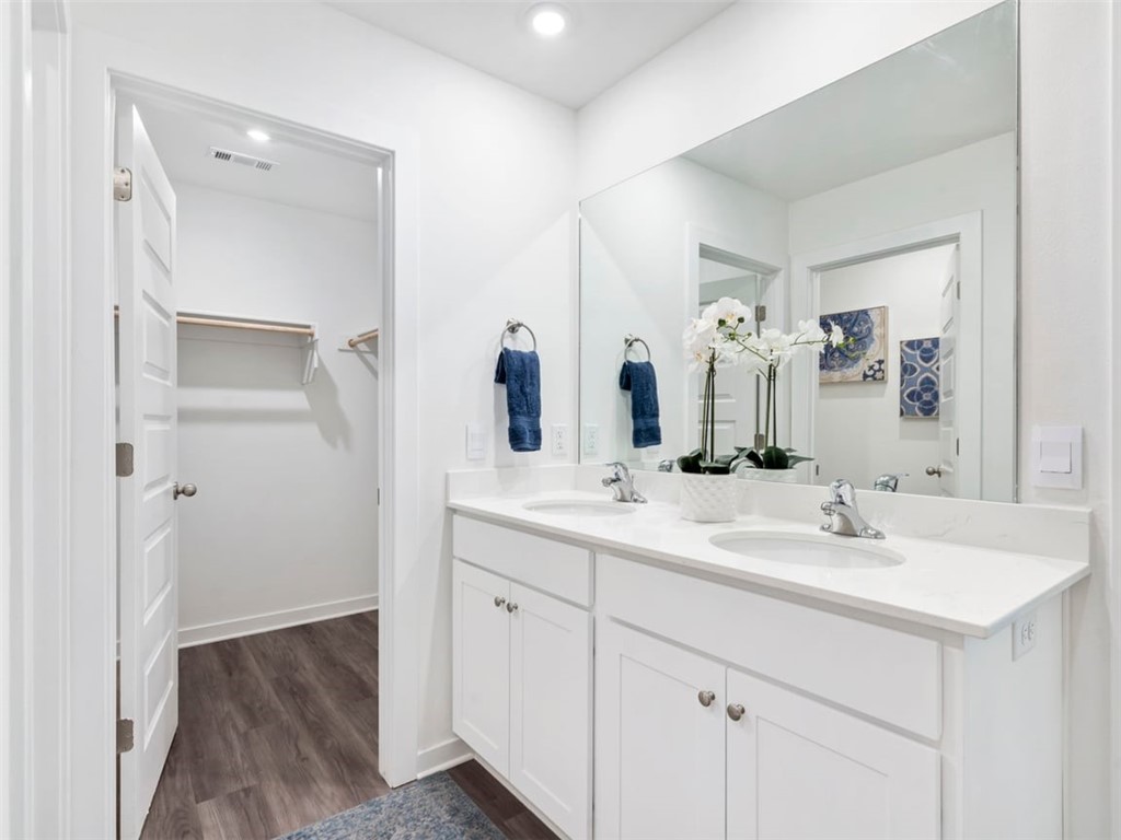 Wagon Wheel Crossing - Residential