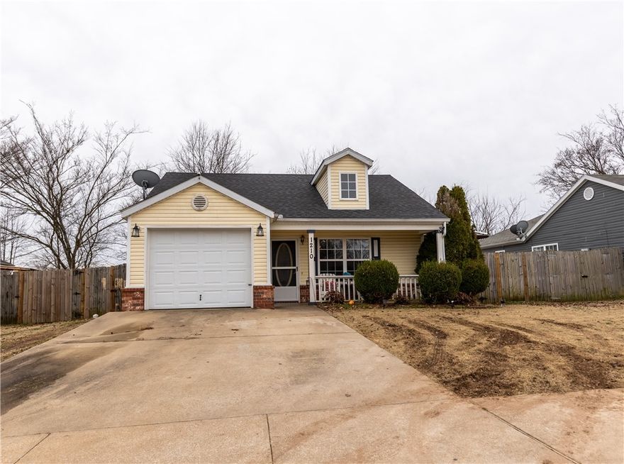 Looking for a cute well kept cozy place to call home? This home is located behind the Veterans park in Rogers AR. Great home to be able to have access to sports and walks! Create awesome cookouts from your patio! Enjoy sports from the comfort of your very own tree house!! That overlooks the turf field at Veterans park! Home is conveniently 5 minutes away from Rogers Downtown! 5 Minutes away from Rogers Heritage High School. No need for long drives, stay in the vibrant city of Rogers! Make Rogers AR Home today!