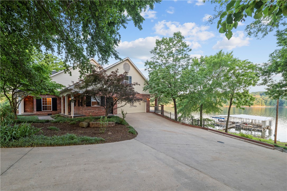 Gram B Point - Residential