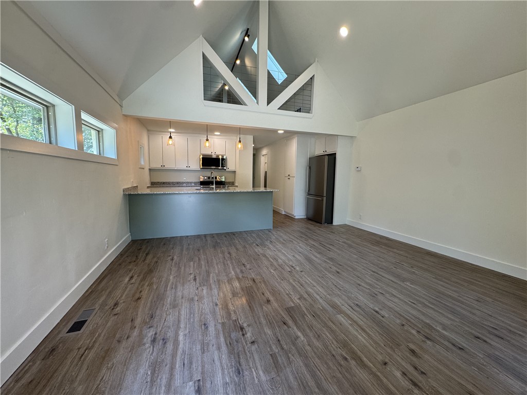 FAYETTEVILLE OUTLOTS - Residential Lease