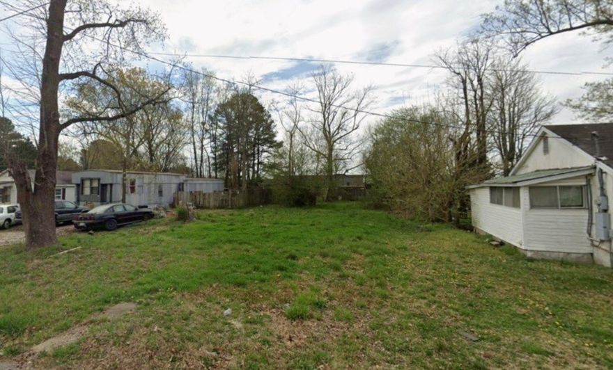 This is a .16 (+/-) acre lot is Paragould, Arkansas of Greene County. It is cleared and ready to build a new home or place a manufactured home along with being only minutes to everything you need. Owner financing is available. Property conveys a Limited Warranty Deed. Call or text for more information.