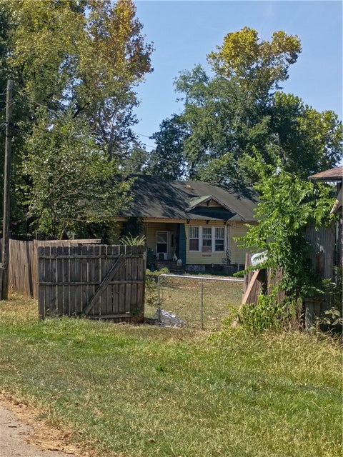 Photo of 1112 Hickory Street, Paris, AR 72855 (MLS # 1362470)