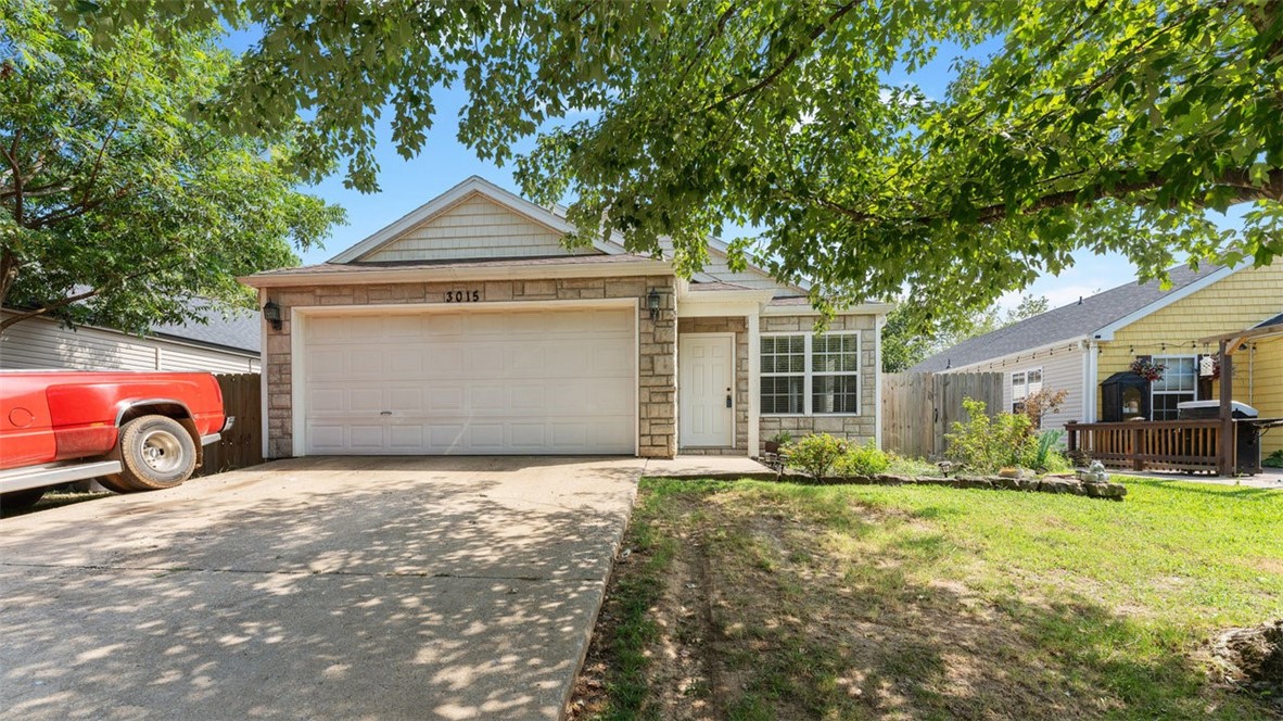 Welcome to this beautifully maintained 3-bed, 2-bath. Step inside to find new ceramic tile flooring throughout the entire home & enjoy an abundance of natural light that fills the space, highlighting the fresh paint & newer cabinetry. The eat-in kitchen is equipped with stainless steel appliances & a dining area, perfect for everyday meals or entertaining guests. Step outside to a fenced backyard, with plenty of room to relax & play. This home has been lovingly cared for & is move-in ready. Located in a quiet, established neighborhood just minutes from schools, shopping, & parks. Donāt miss your chance to own this gem in Springdale!