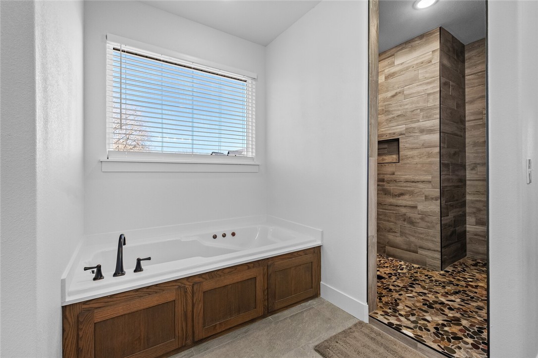 Estates of Lakeway - Residential