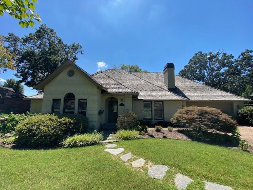 Stunning single level home in the prestigious gated community of Pinnacle County Club! This meticulous kept home boasts spacious living areas with hard surface flooring, large primary bedroom with 3 closets, fresh paint throughout and new carpet in bedrooms. The kitchen is equipped with high end appliances and plenty of storage space. Game room could also be used as an additional bedroom.