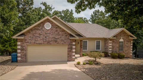 Photo of 1 Breton Lane, Bella Vista, AR 72715 (MLS # 1356888)