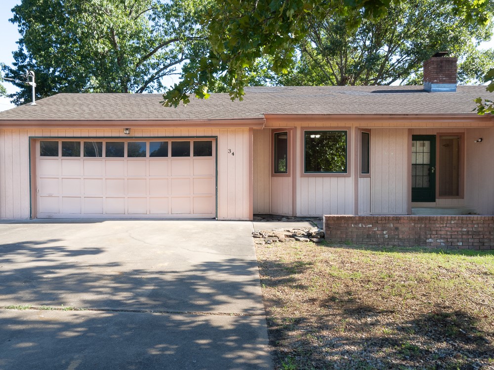 Here is a great house located in the coveted Kelaen subdivision near the Scotsdale Golf course in Bella Vista. A 3/2 layout with a wide open air conditioned basement for extra living space or comfortable storage. Great windows and lots of natural light in this house! How about a .40 acre lot for plenty of room to grow! A back deck will have you watching the birds and deer in between bike rides on the nearby trails and golf rounds in Bella Vista. Priced to sell; this house needs a little TLC and your personal touch to be perfect!