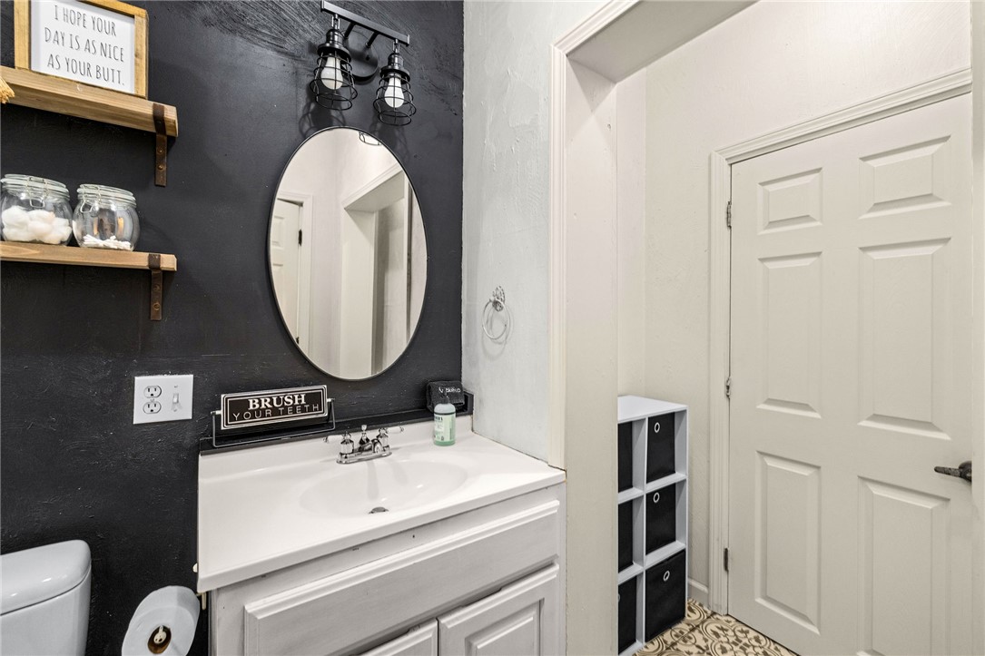 Oak View Add Rogers - Residential Income